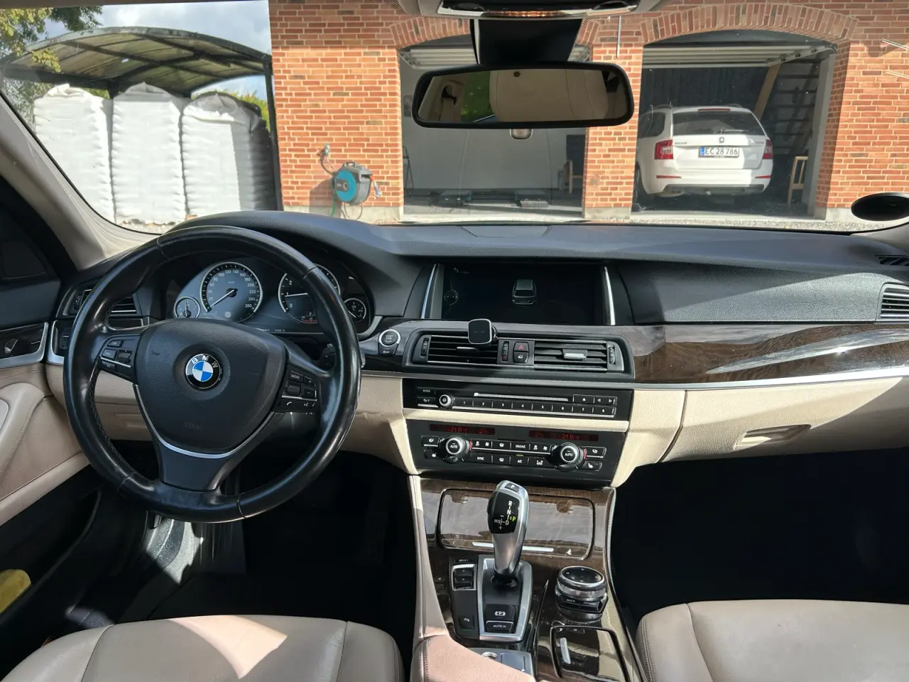 Billede 3 - Velholdt BMW 520i aut. st.car