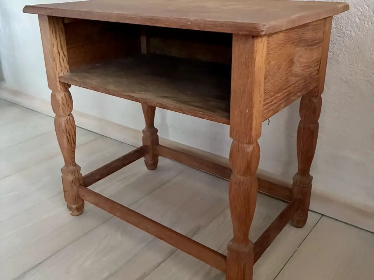 Billede 5 - Lille sidebord / sengebord i massiv eg, 1960 - 197