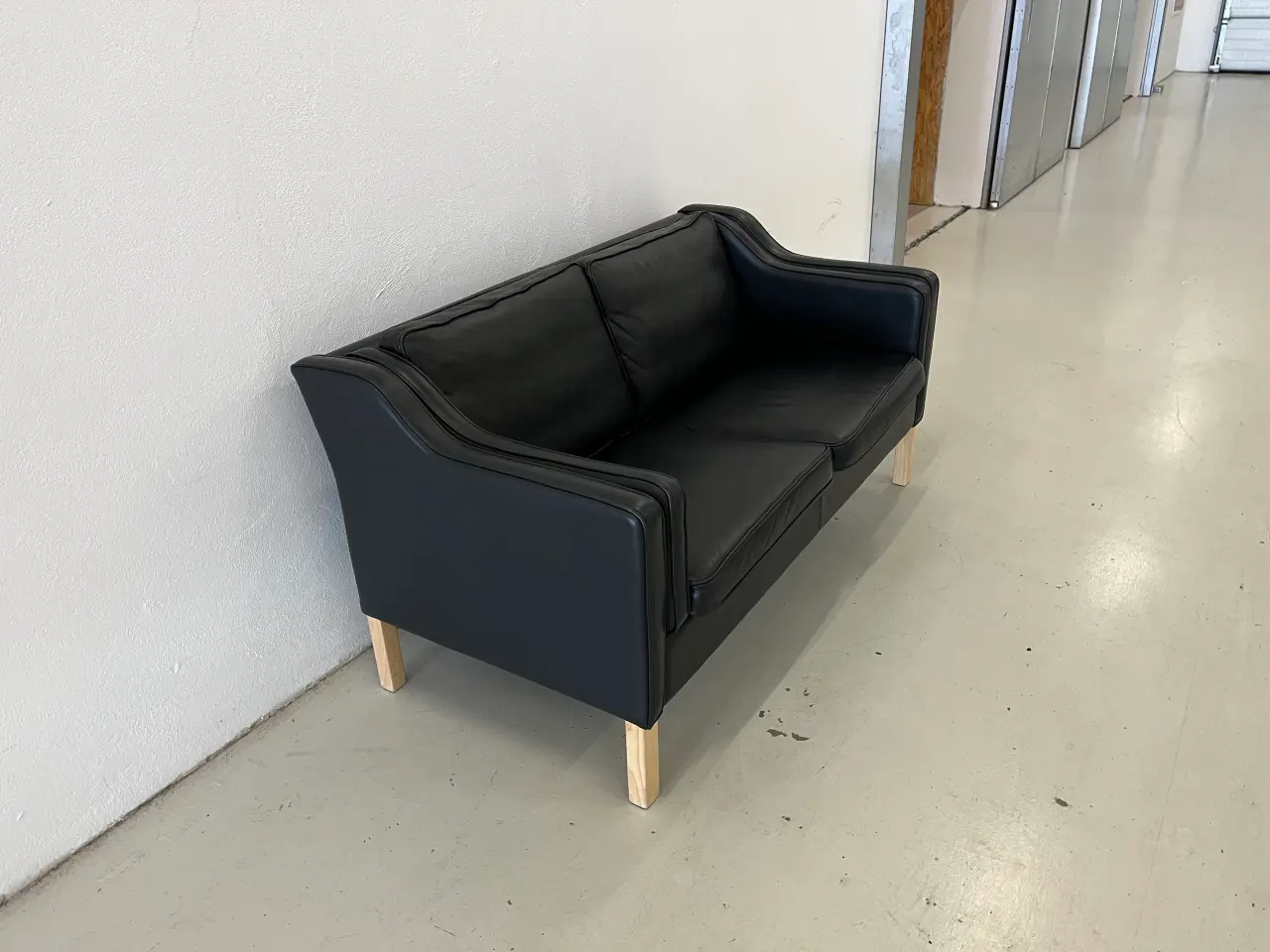 Billede 5 - Mogens Hansen MH195 2 Pers.Sofa i sort Premium.