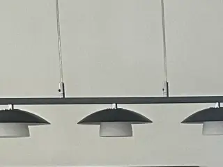 Spisebordslampe med 3 pendeller.