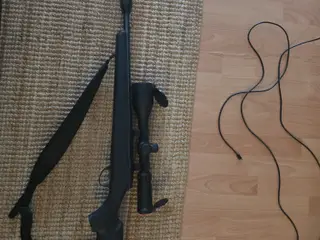 Tikke T1X 17HMR med optik og Sonic OB dæmper