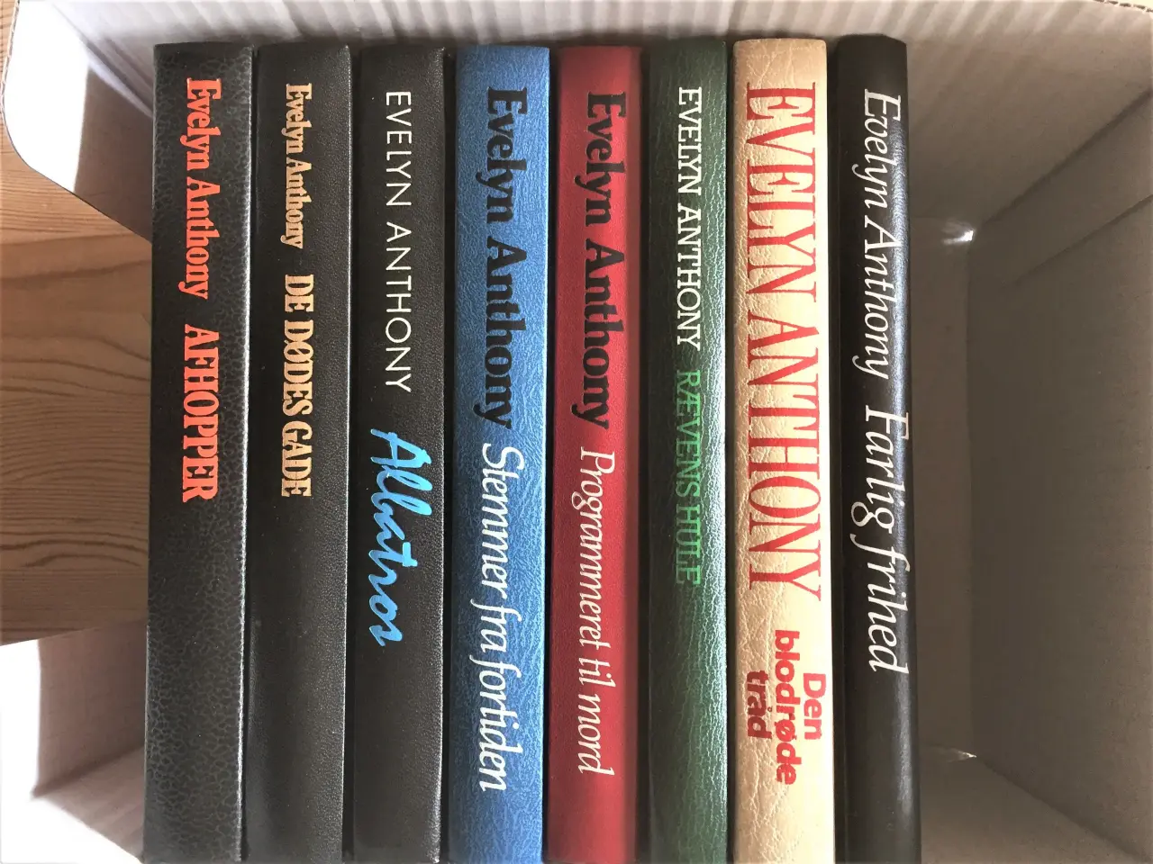 Billede 1 - 8 romaner af Evelyn Anthony, helt nye