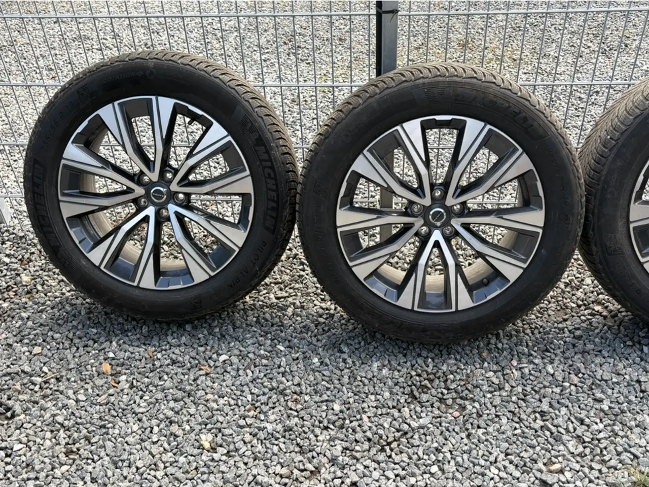 Billede 3 - vinterdæk original volvo fælge