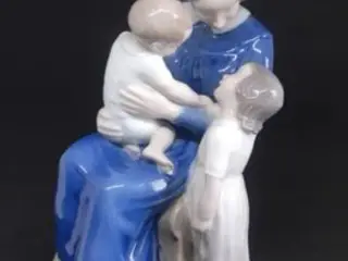 Bing og grøndahl figur 2262 Mor med 2 børn