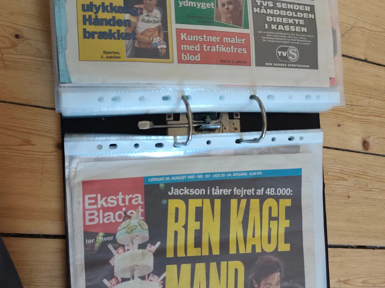 Billede 17 - Aviser mm. fra Michael Jackson besøgte KBH