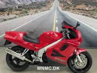 Honda VFR 750 F