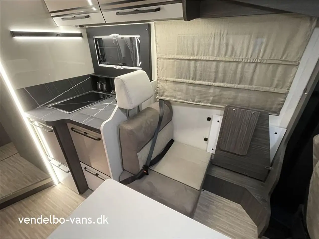 Billede 5 - 2026 - McLouis Nevis 881 Lounge og