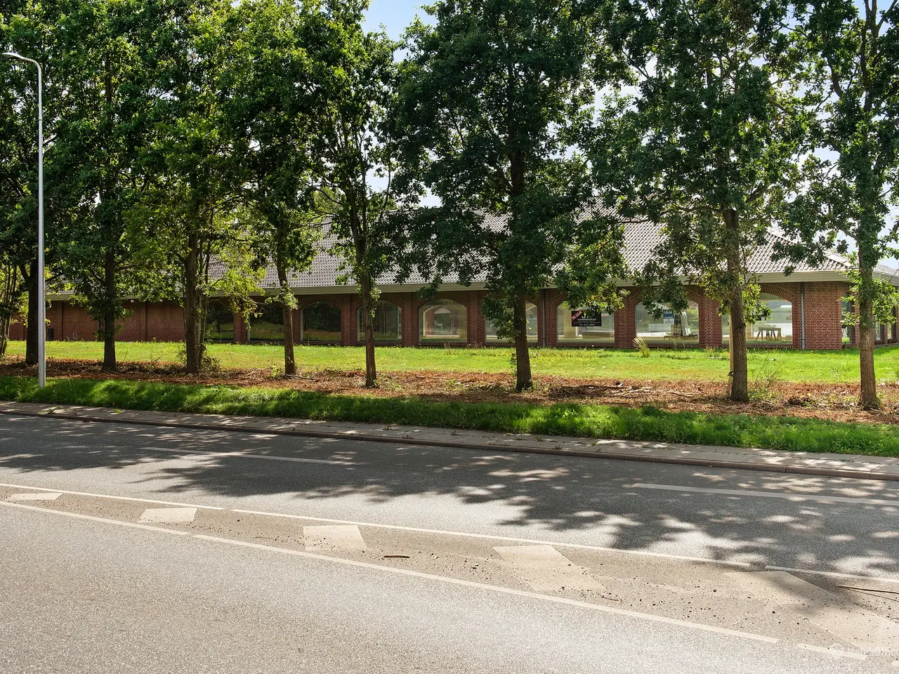 Billede 14 - Kontor/butikslejemål i præsentabel etplans erhvervsejendom