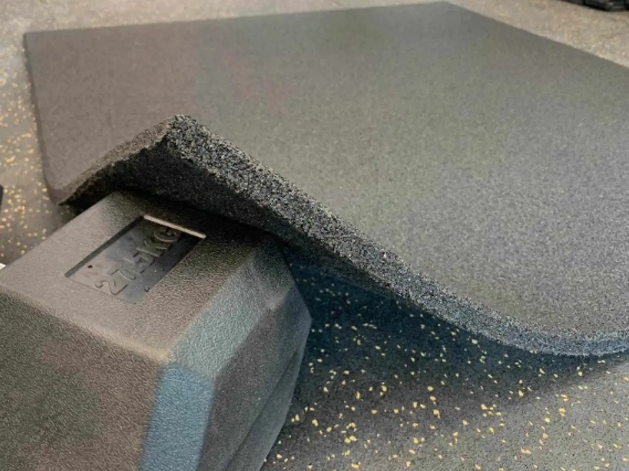 Billede 2 - Gummi Gulv 15mm 105cm x 105cm Gym Floor
