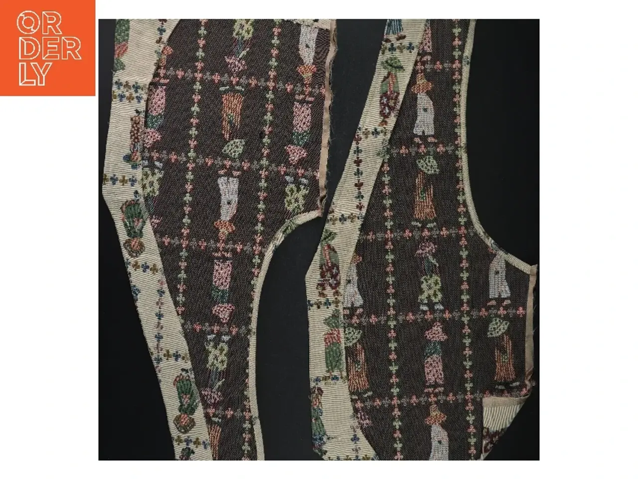 Billede 2 - Forstykker til vest (str. 47 x 25 cm)