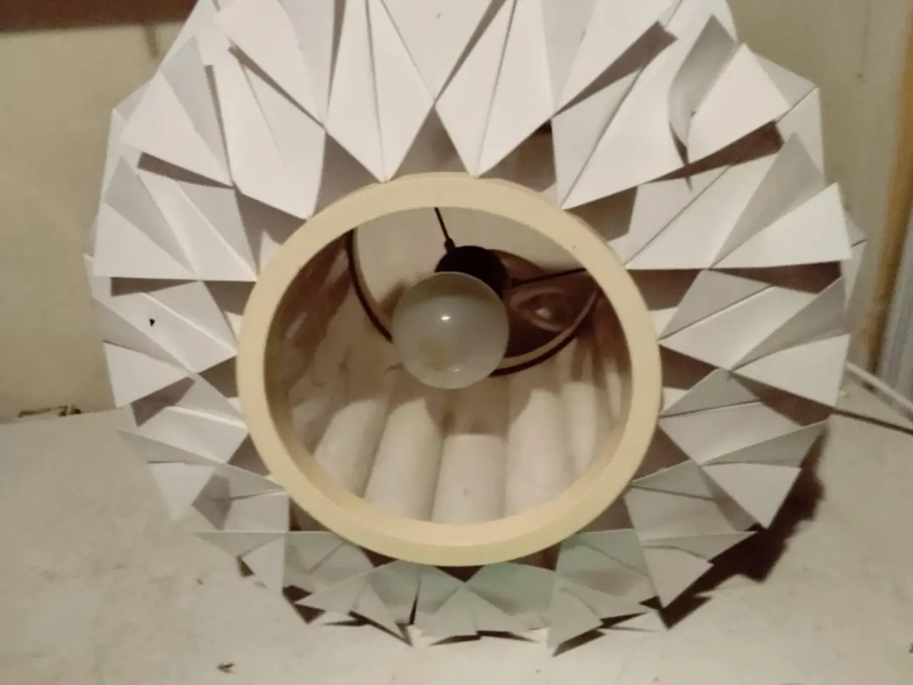 Billede 4 - fint lampe af lars schiøler ved navn facett