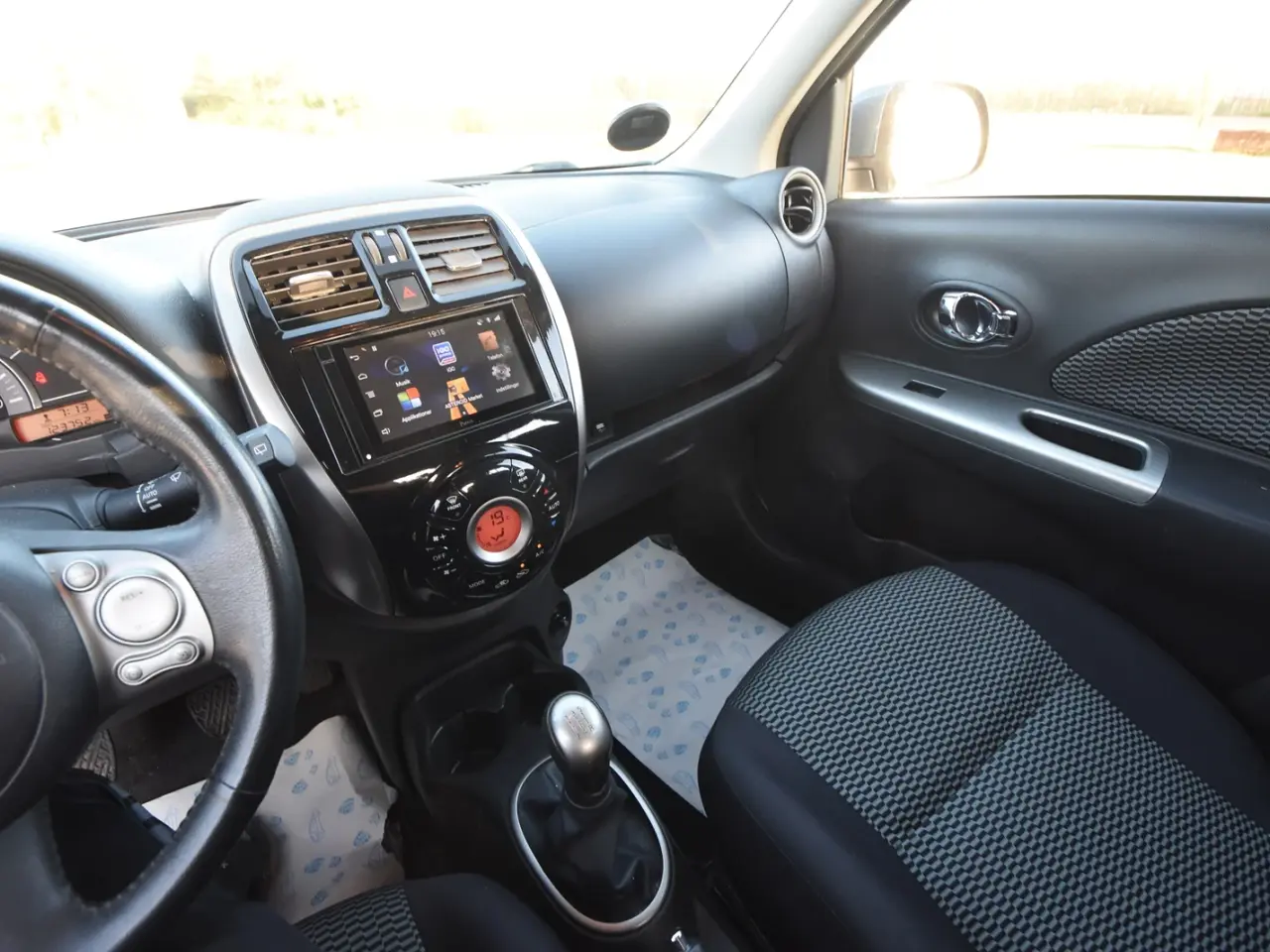 Billede 2 - super flot og sjov nissan micra TOP MODEL sælges