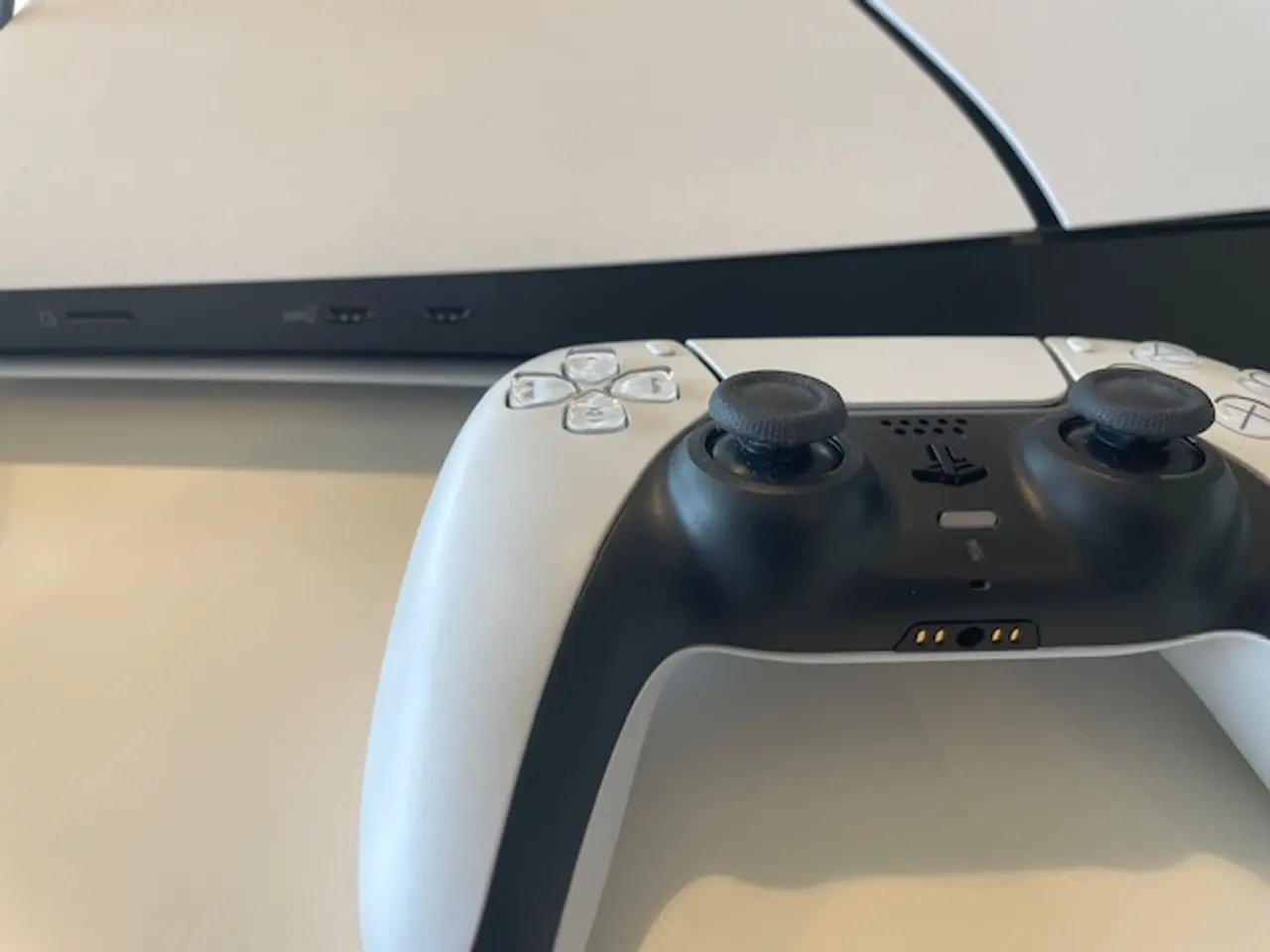 Billede 2 - PS5 Sælges næsten ny.