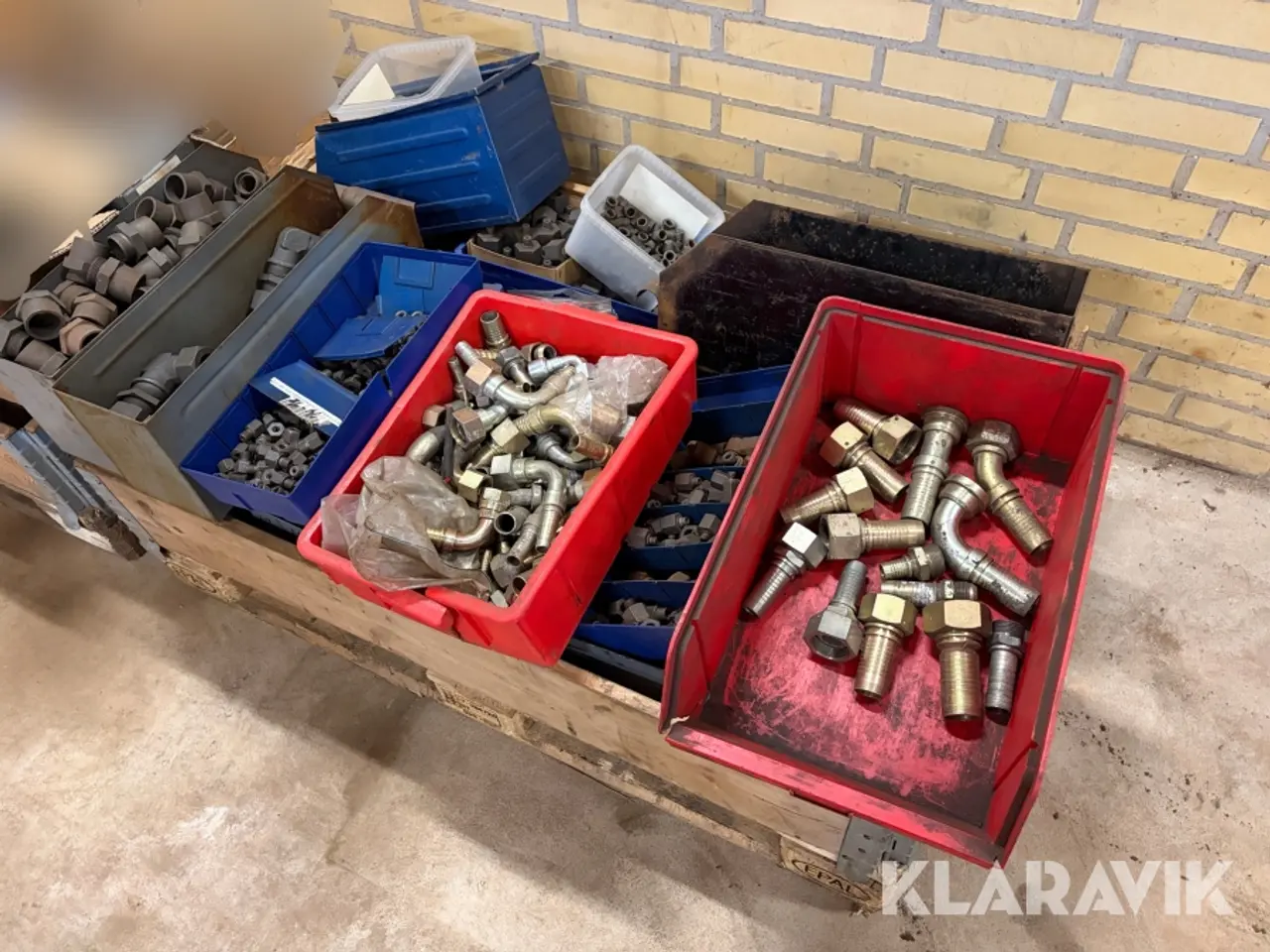 Billede 1 - Lot - indstik og kuglehaner - 1 palle