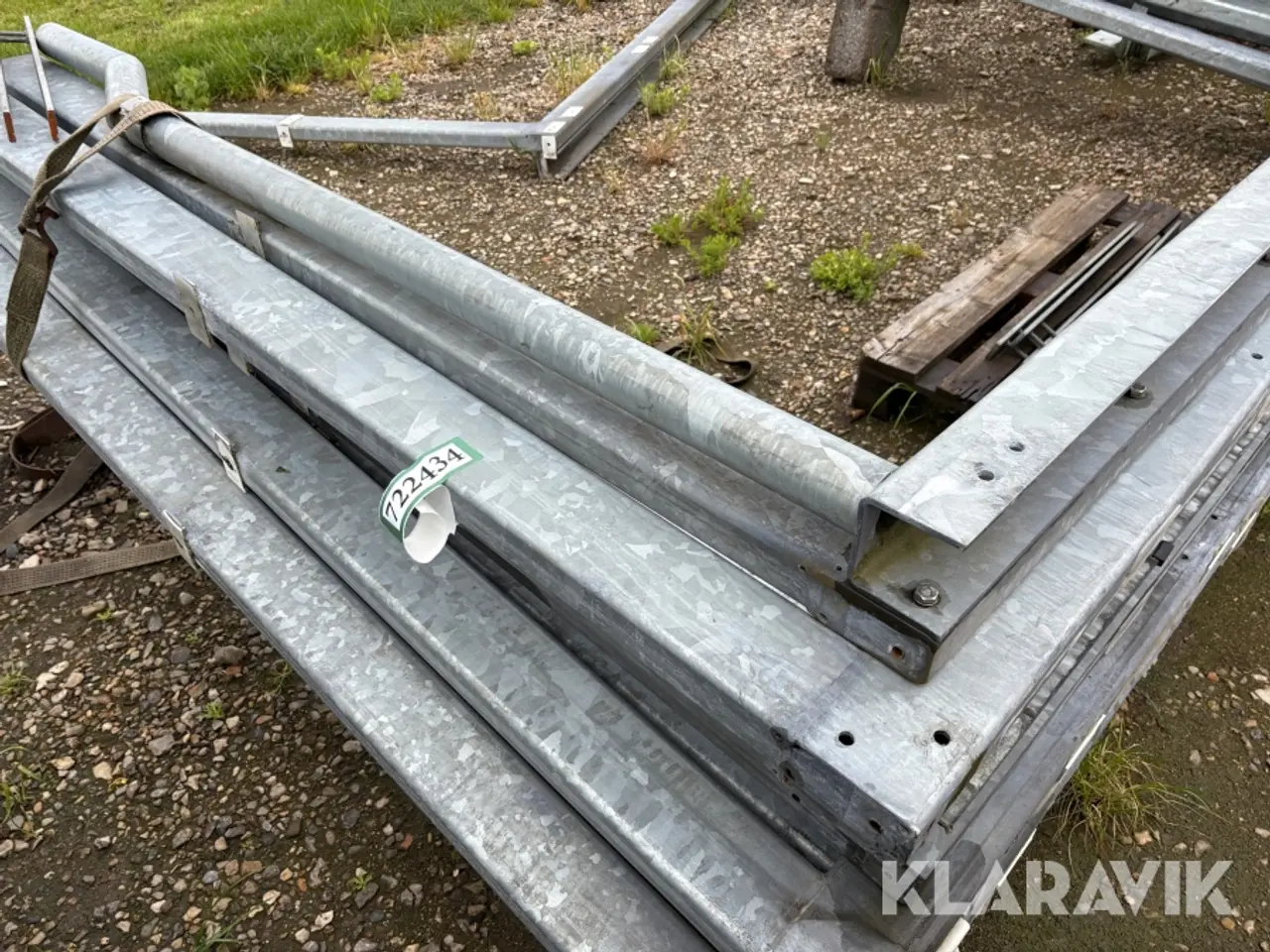 Billede 11 - Skur 9x3.5m opsat
