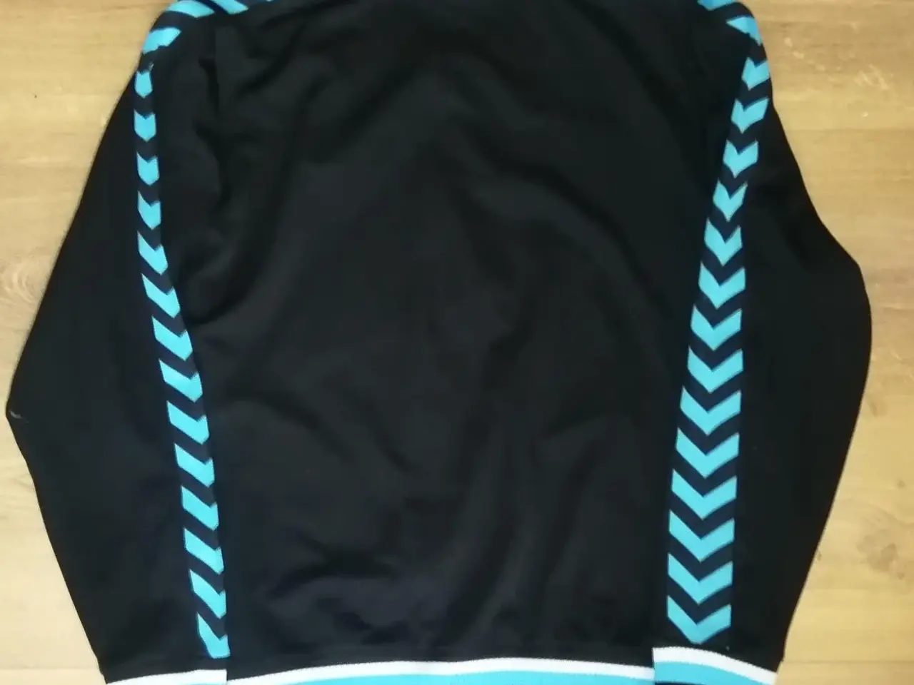 Billede 3 - HUMMEL TRACK TOP MED LYNLÅS, STR. XL, FLOT STAND