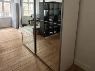 Stort og lækkert PAX garderobeskab fra Ikea
