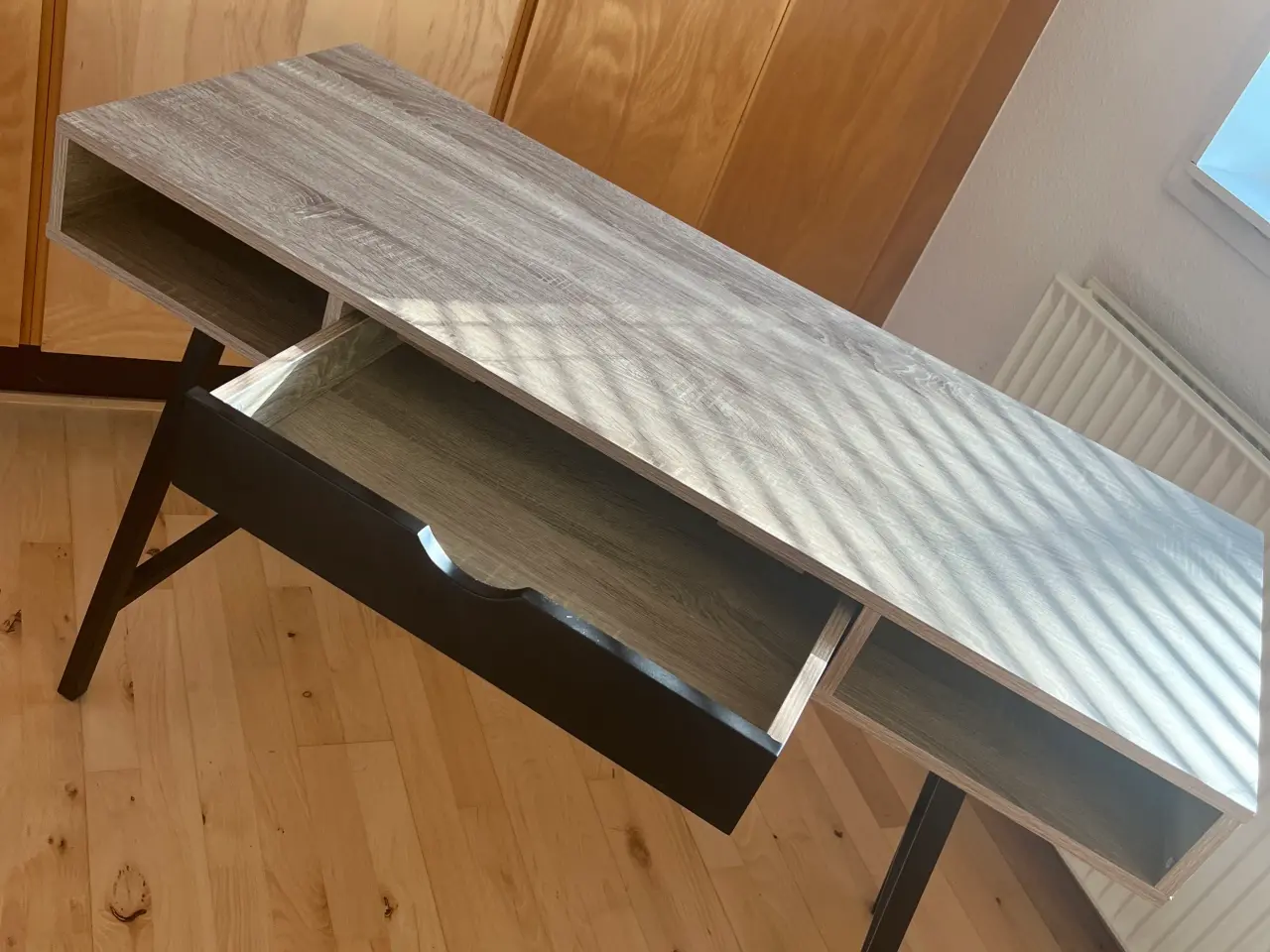 Billede 3 - Skrivebord