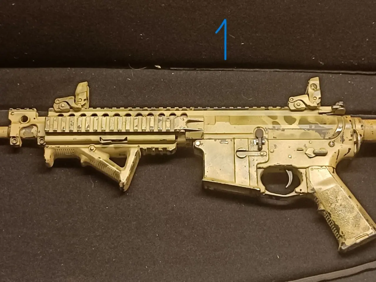 Billede 1 - Custombygget M4 med masser af lækre Magpul stumper