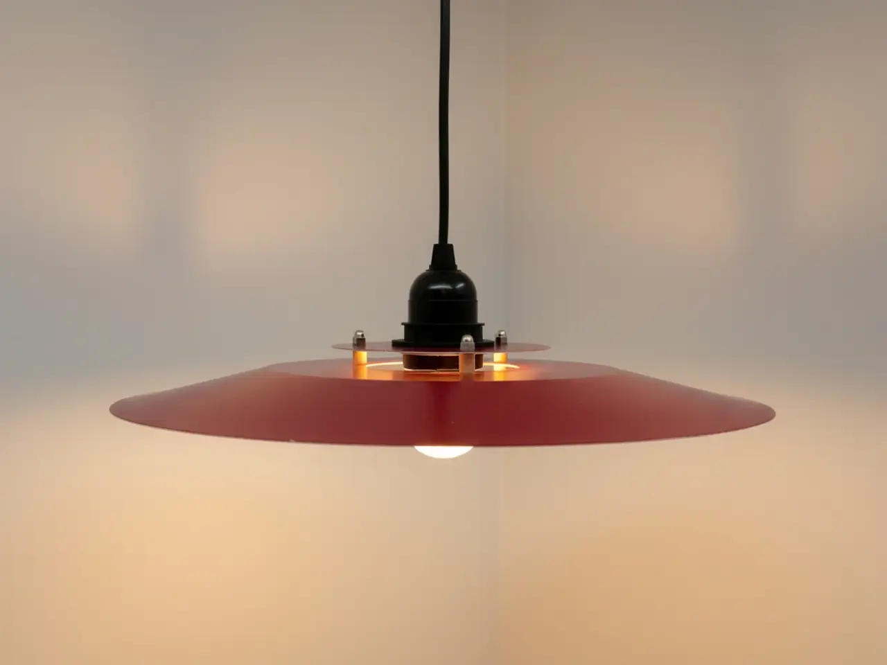 Billede 1 - 1970’er rød loftpendel Ø36 cm – hybrid