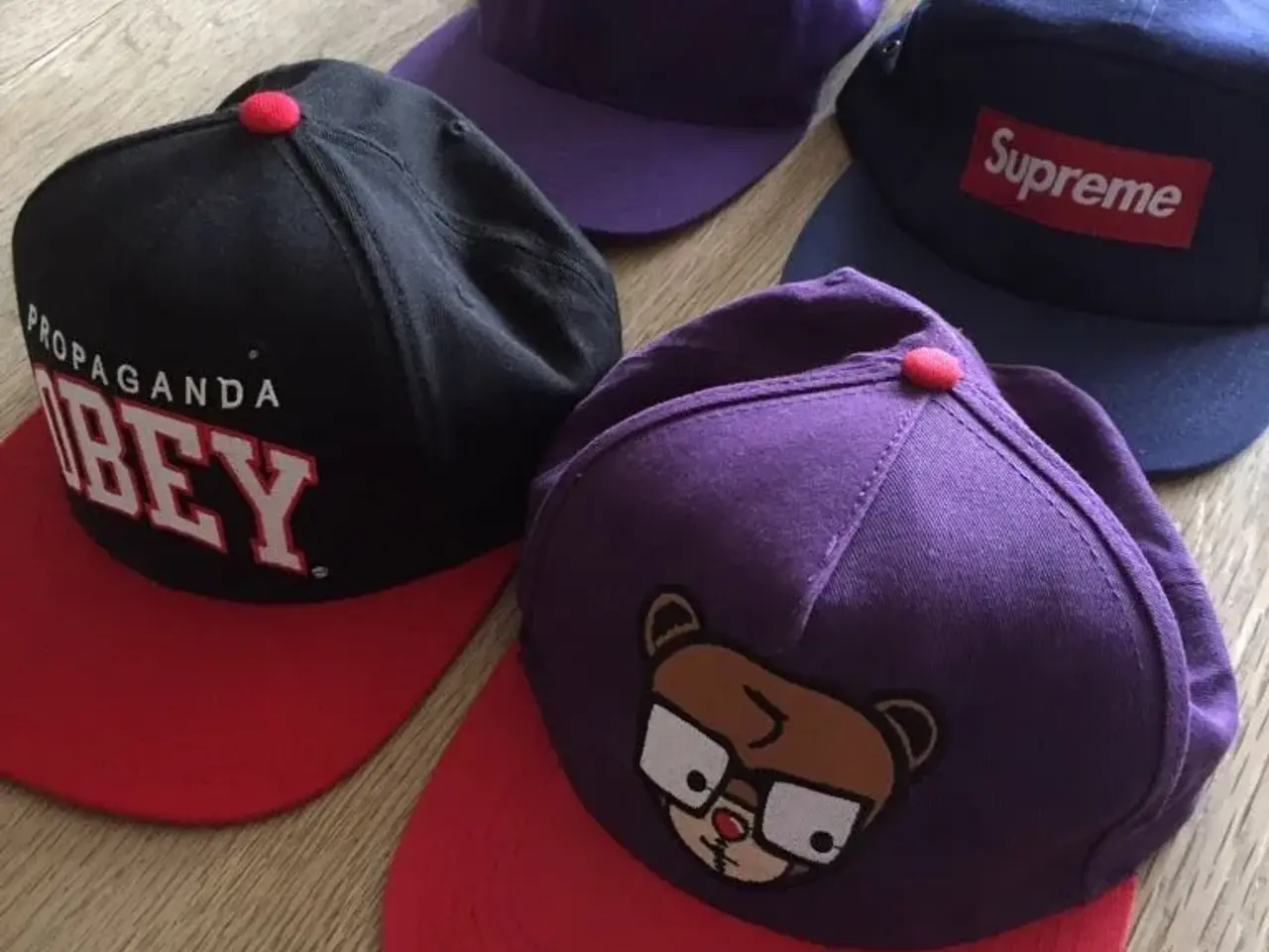 Billede 2 - 6 CAPS ok stand, 1 S/M og 5 justerbare