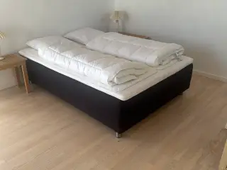 Dobbeltseng (2 enkelte) med topmadras