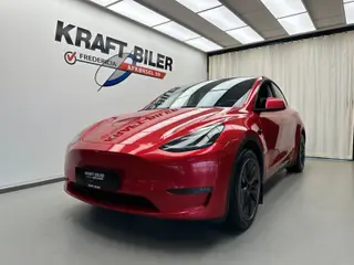 Tesla Model Y  Long Range AWD