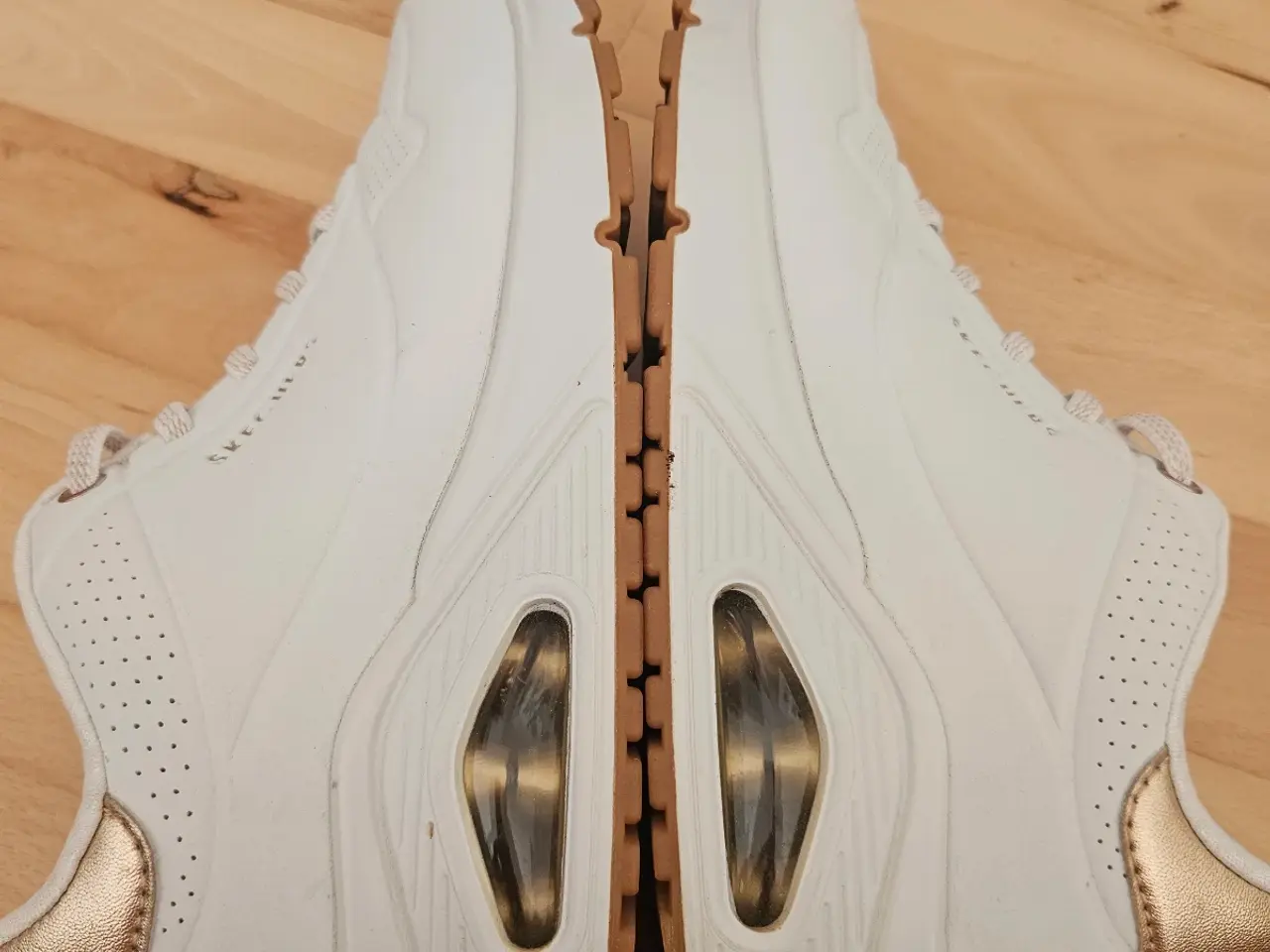 Billede 8 - HVIDE SNEAKERS FRA SKECHERS