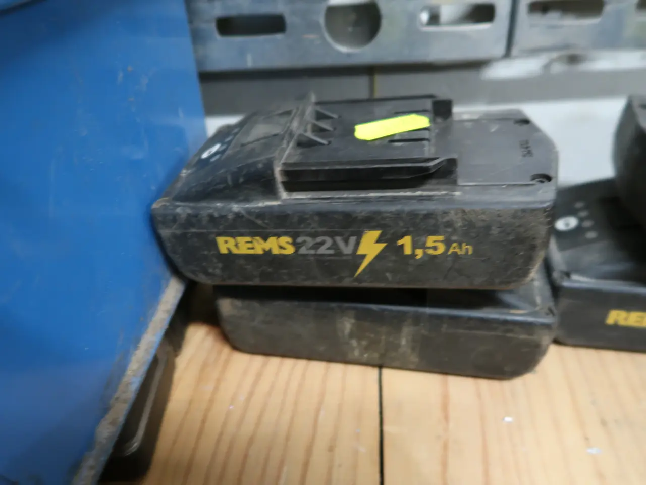 Billede 2 - 2 stk. Batterier REMS
