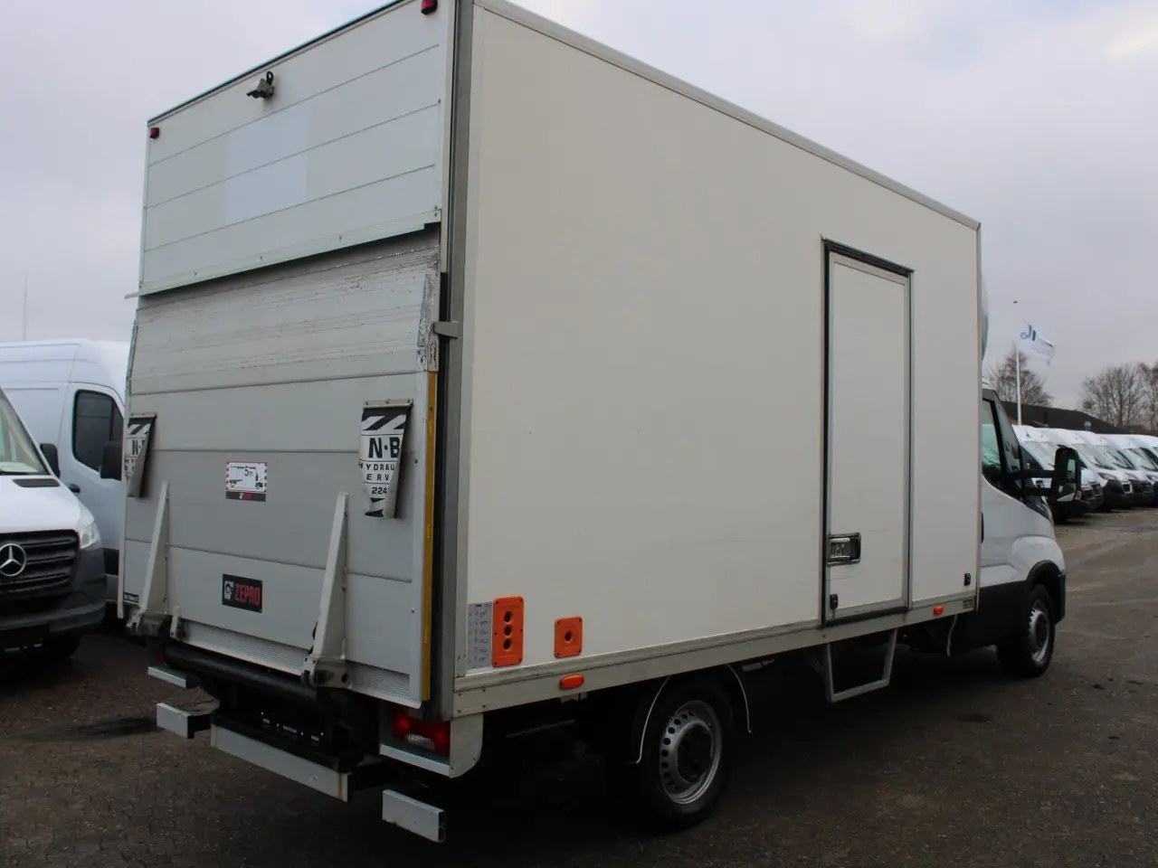 Billede 8 - Iveco Daily 2,3 35S16 Alukasse m/lift AG8