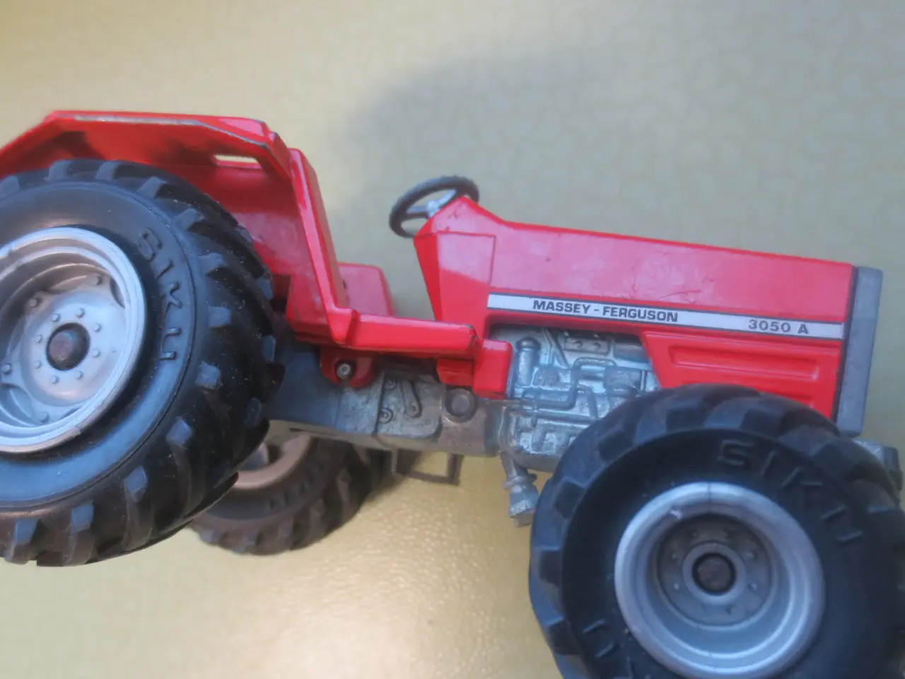 Billede 3 - 4 stk Siku Metal Massey Ferguson 3050A og 4270 