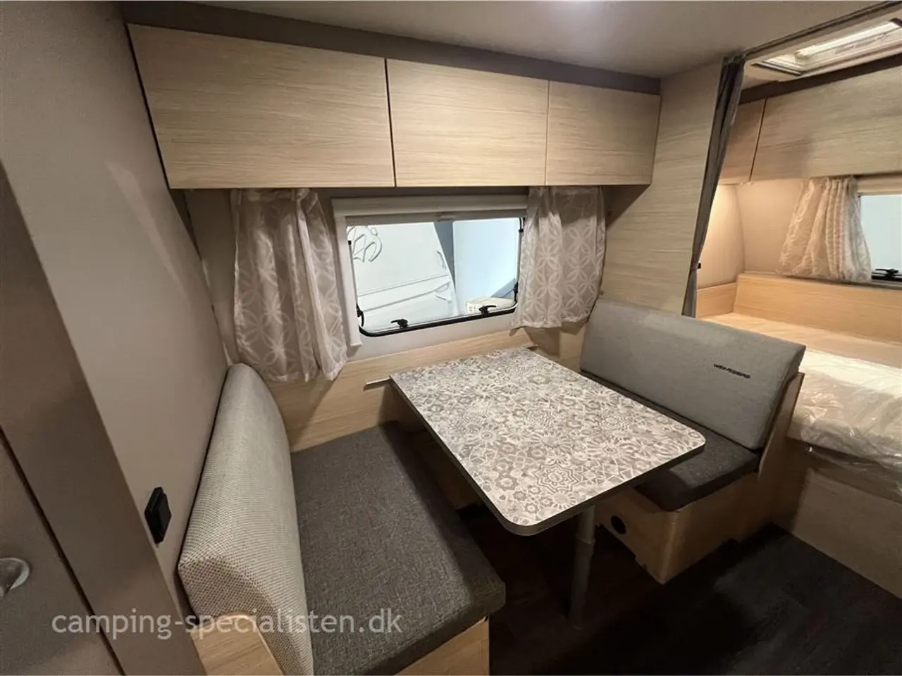 Billede 5 - 2025 - Weinsberg CaraCito 470 QDK Weinsberg CaraCito 470 QDK model 2025 - kan ses nu hos Camping-Specialisten.dk - inkl. Enduro mover monteret.