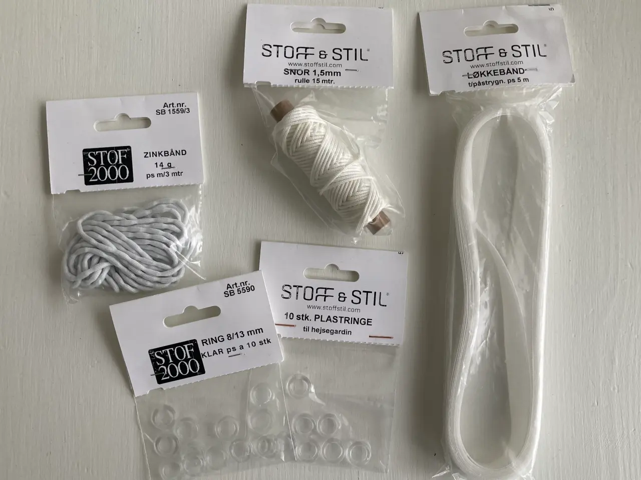Billede 1 - Diverse dele til syning af folde-/hejsegardin.