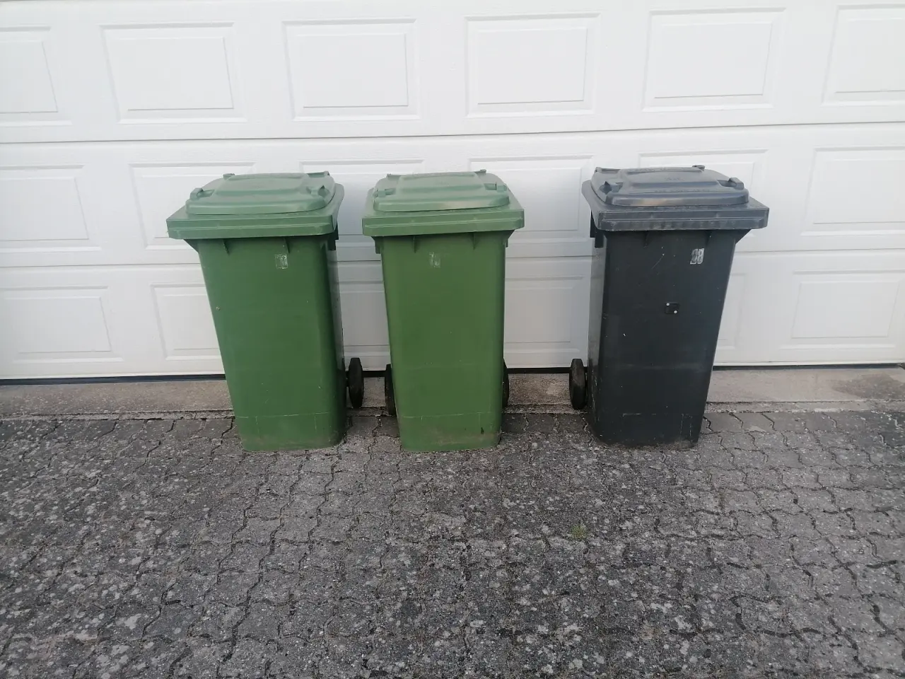 Billede 1 - Affaldsbeholdere på Hjul, 140L