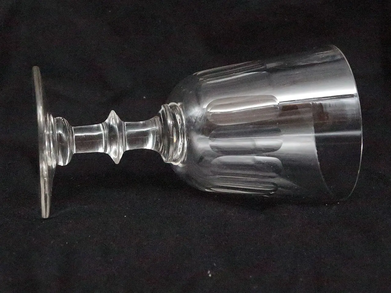 Billede 5 - Christian d. 8. rødvinsglas – mundblæste, 15,5 cm
