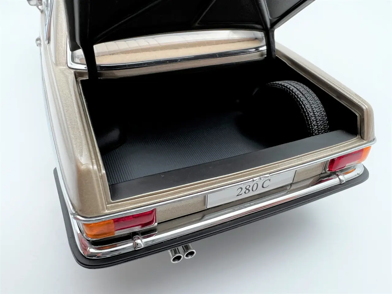 Billede 9 - 1968 Mercedes-Benz 280C /8 AUTOart - 1:18