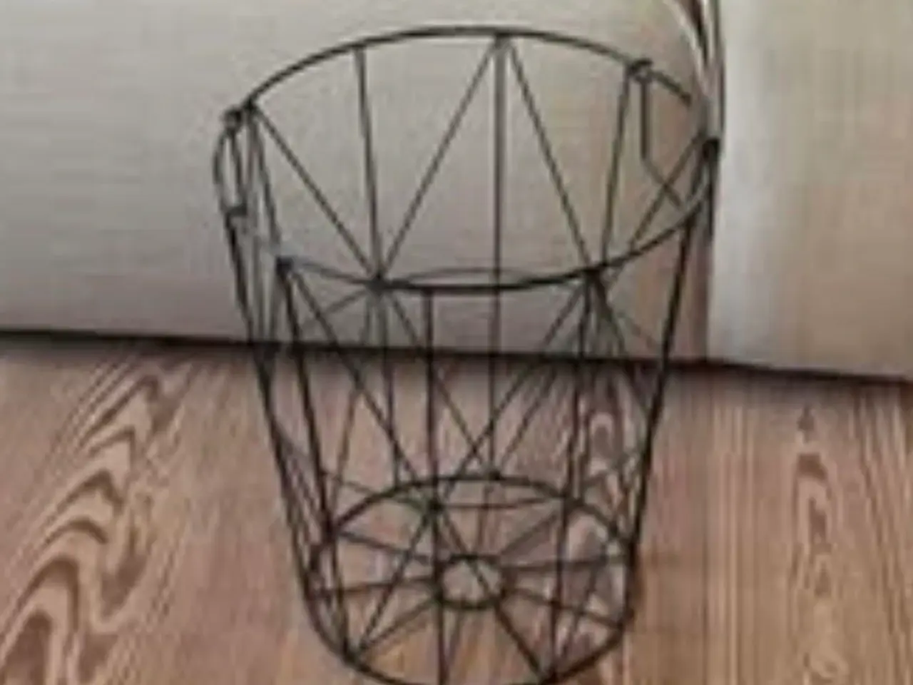 Billede 1 - Sort metal kurv