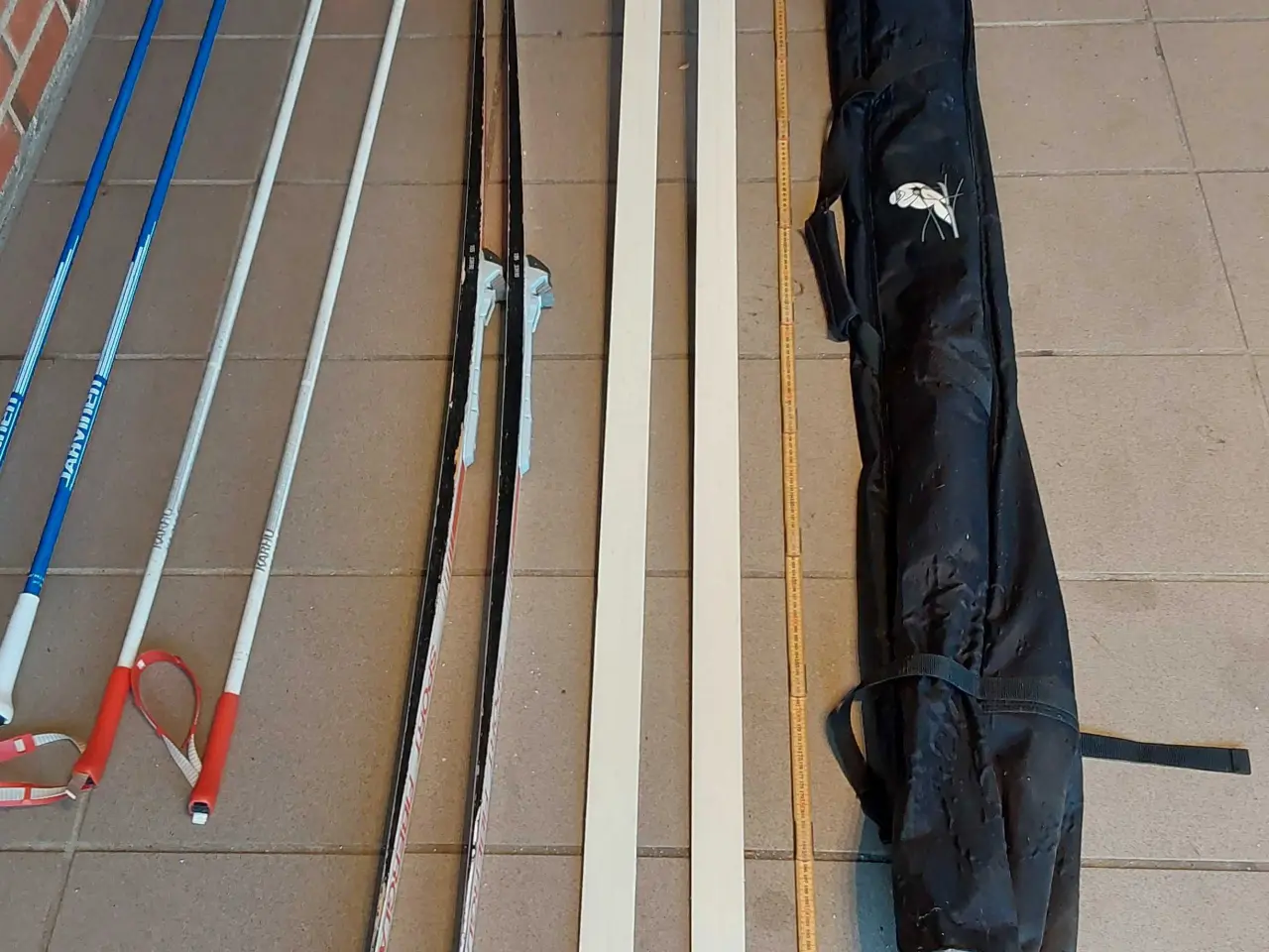 Billede 10 - Langrend ski 2 par på 2 m stave og opbevaringspose