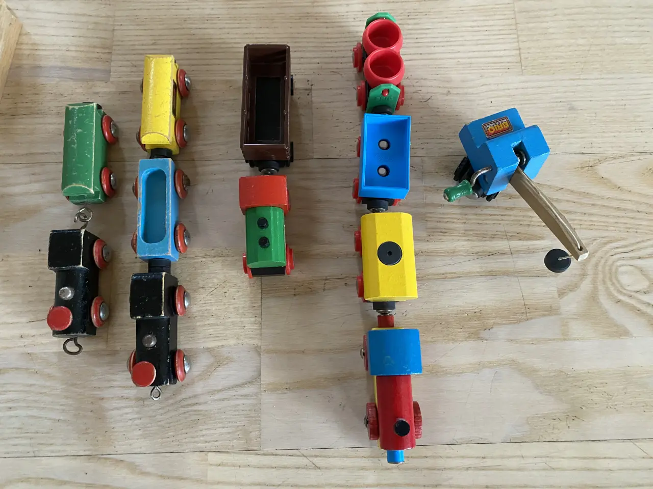 Billede 4 - BRIO togbane med tog og vogne