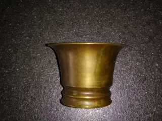 broncebæger H 5,8 ø 8 cm