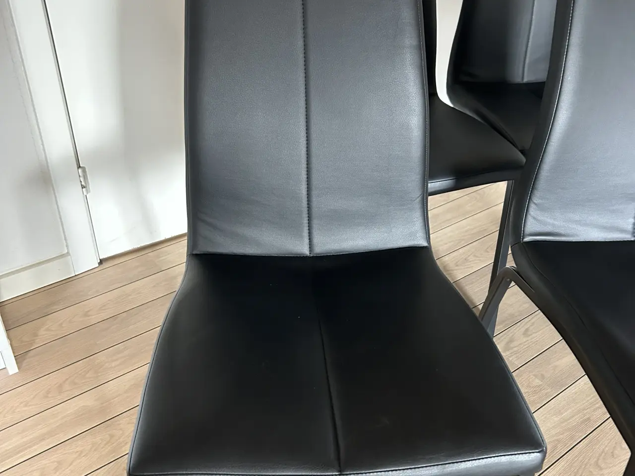 Billede 5 - Spisebordsstole 8 stk sort 