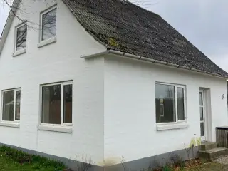 Velbeliggende hus udlejes i Vorbasse (kan købes)