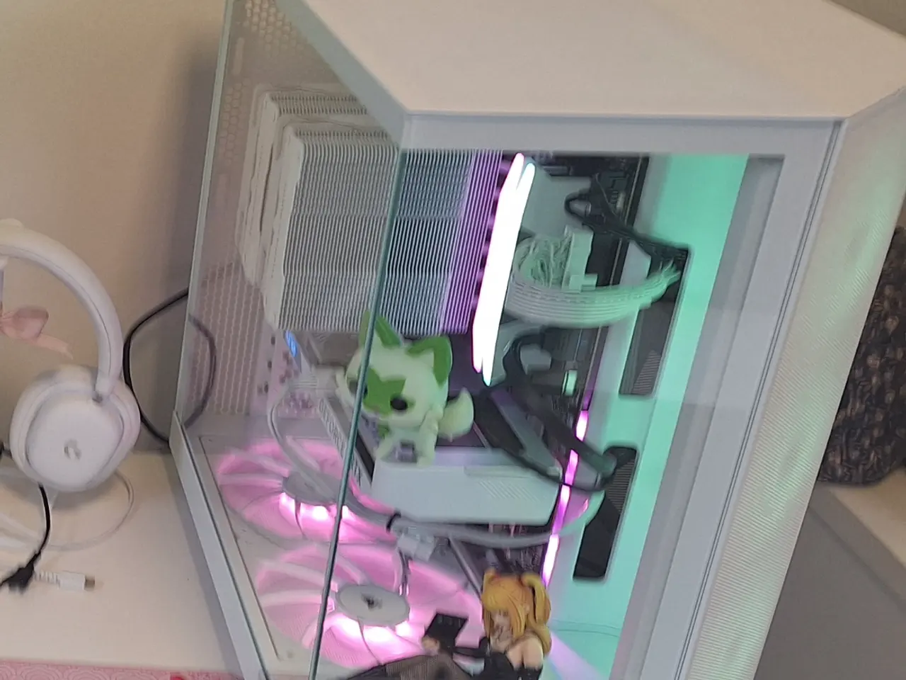 Billede 3 -  Hvid custom-build gaming PC 32gb ddr5 RAM RTX4060