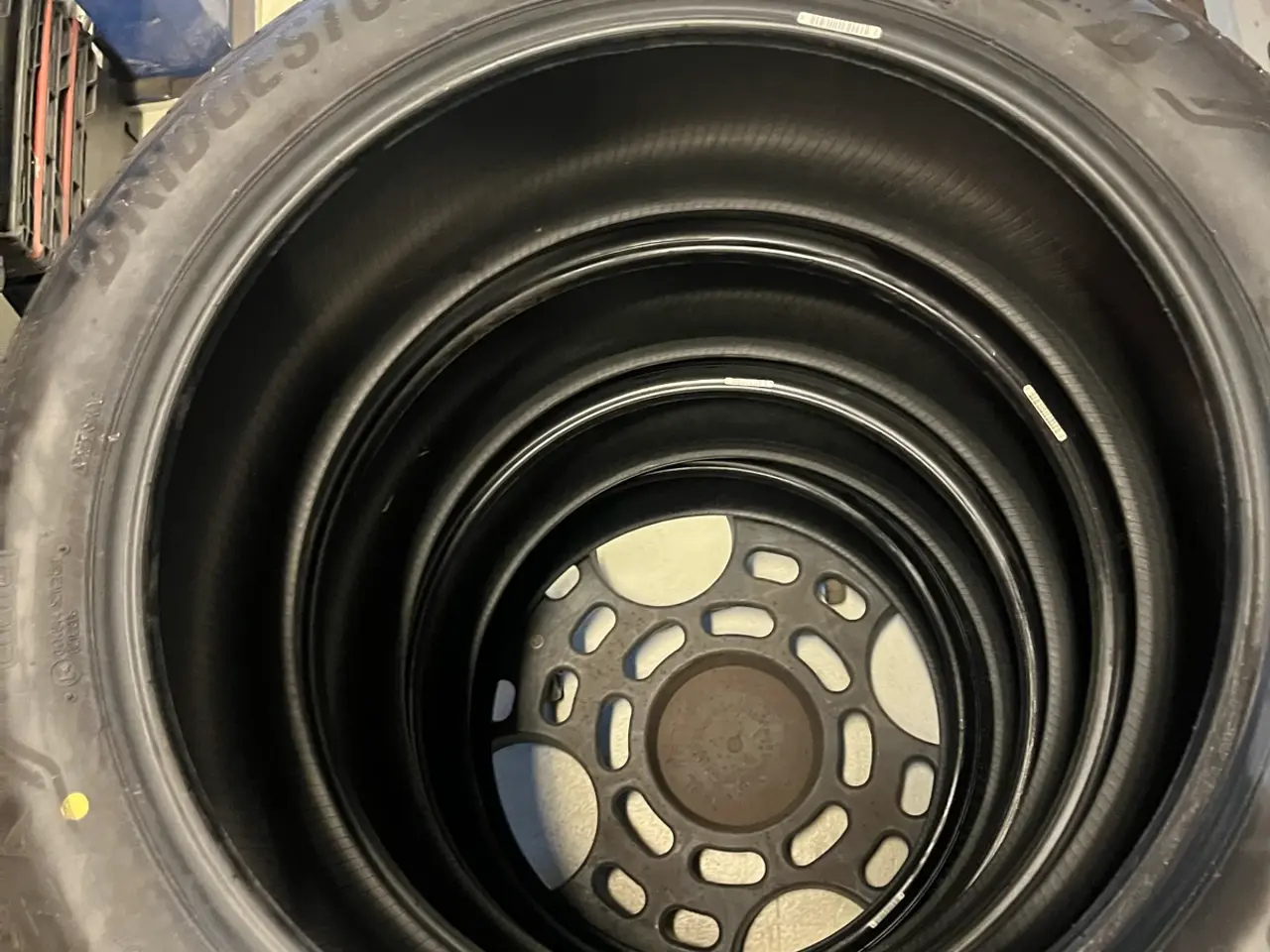 Billede 8 - Bridgestone sommerdæk 235/50/20