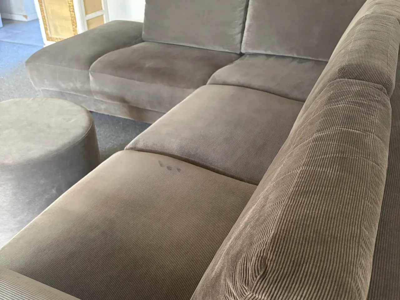 Billede 2 - Flot og velholdt sofa med chaiselong