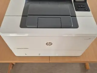 HP Laser Jet Pro M304a incl. ny original toner