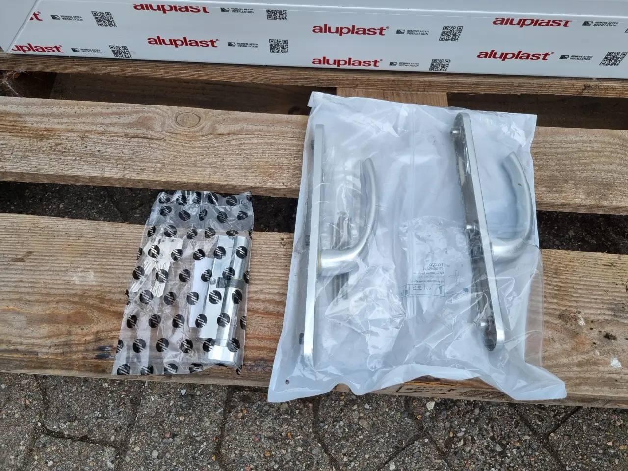 Billede 3 - Ny yderdør 215×95 karmmål