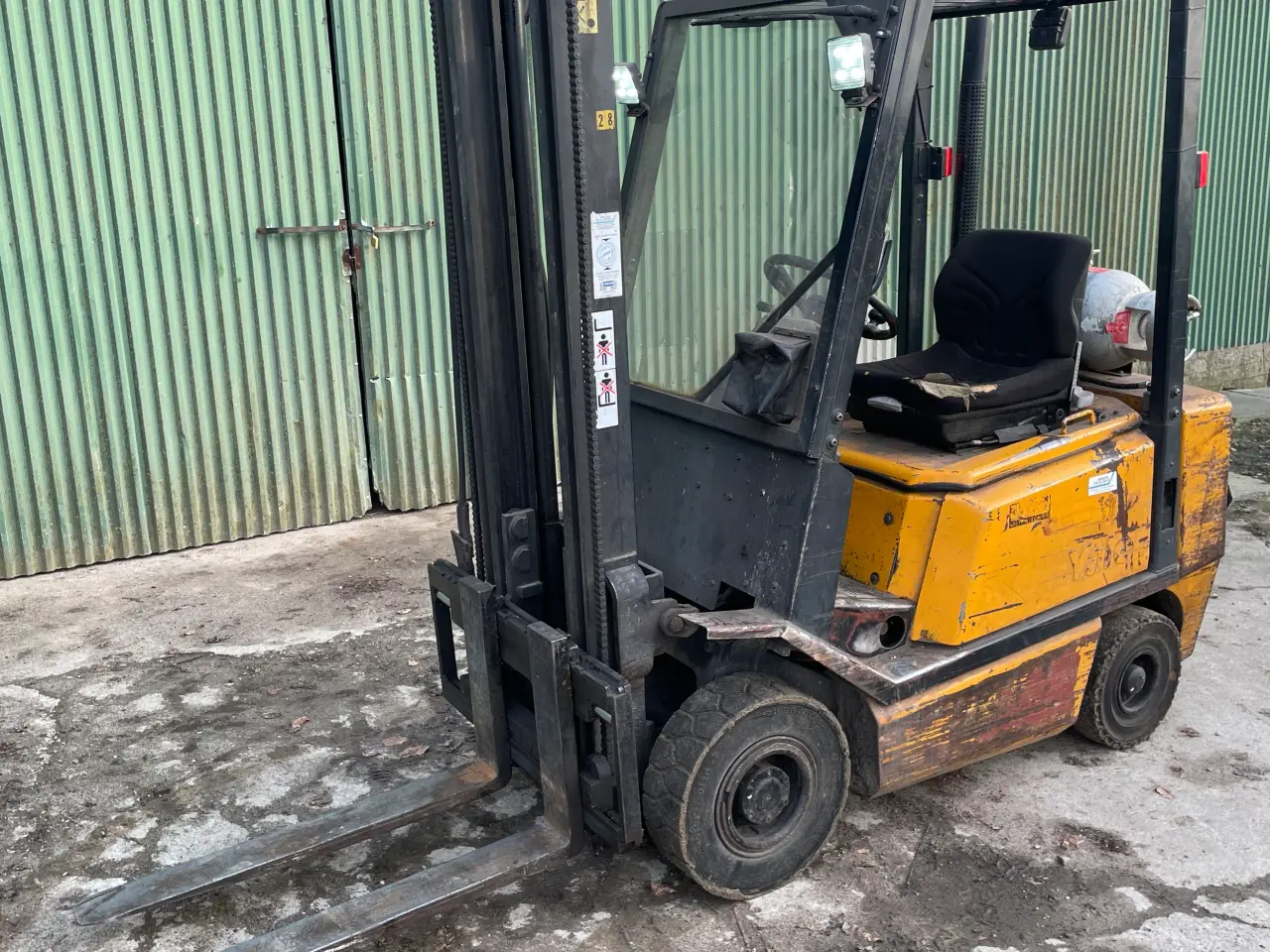 Billede 1 - 3100 kg gaffeltruck 