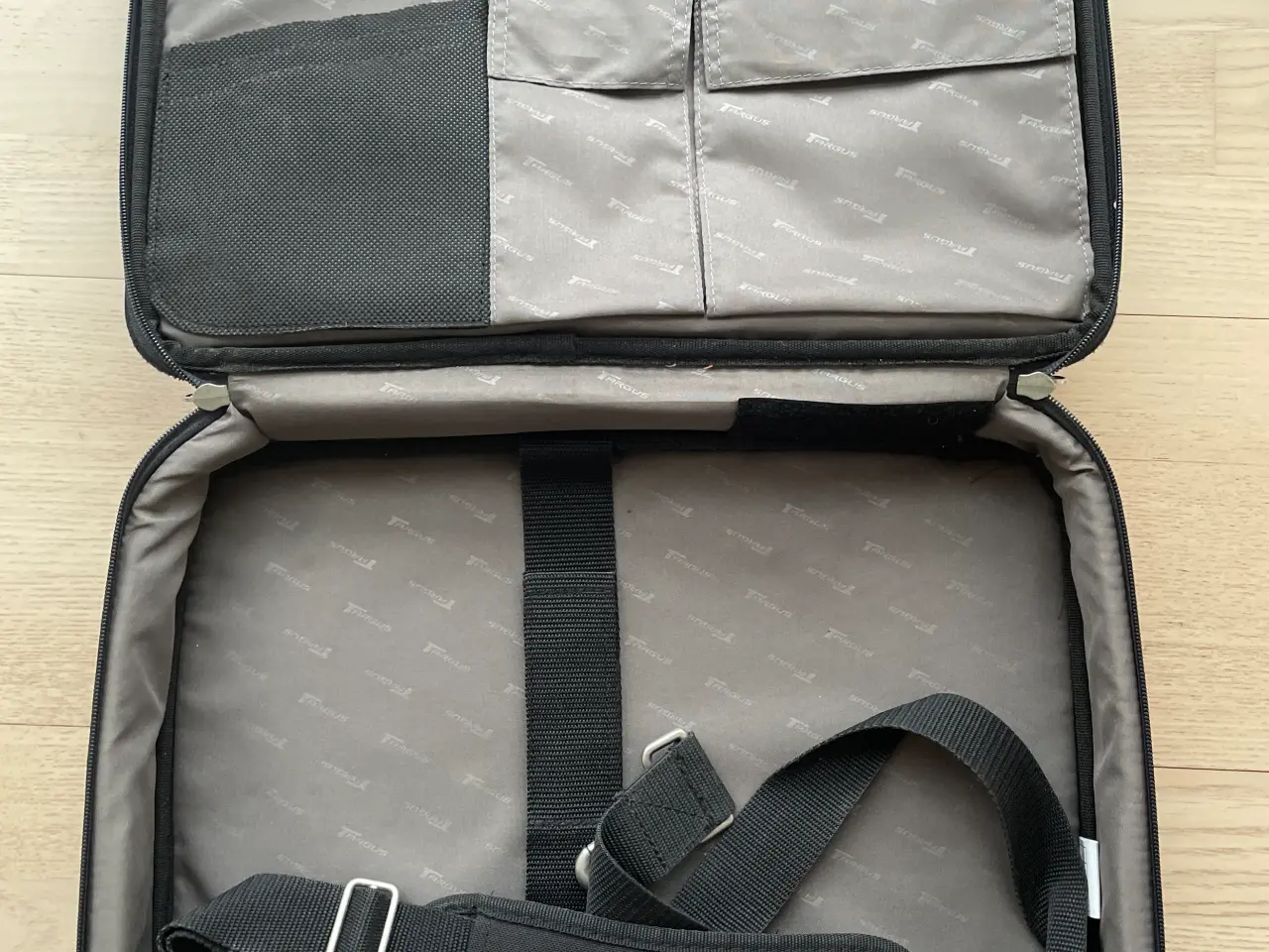 Billede 4 - Targus computertaske med skulderrem 