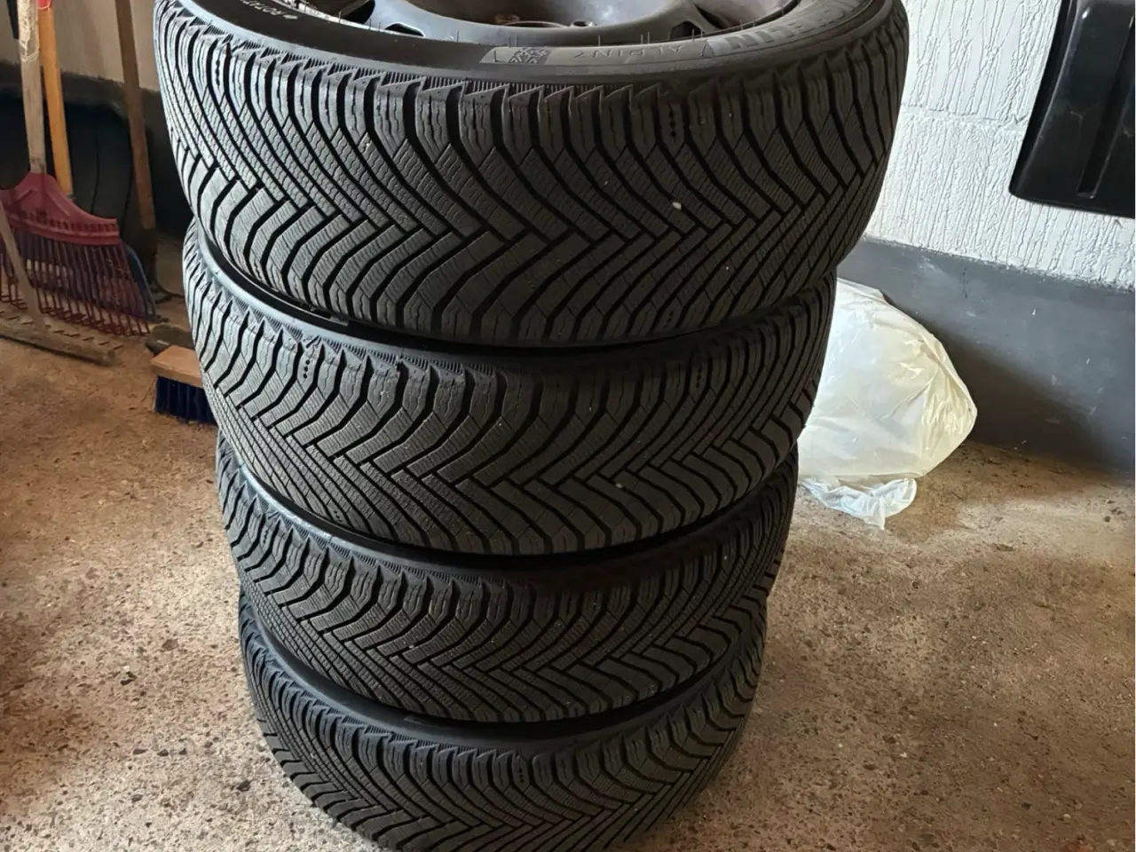 Billede 1 - Michelin vinterdæk til BMW Serie 1. 205/55 R16